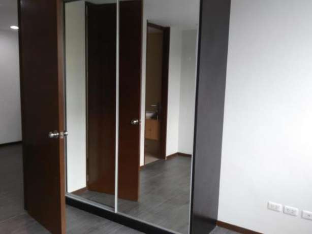 Delightful 4 Bedrooms House & Lot Foe Sale in Taguig City near BGC | T