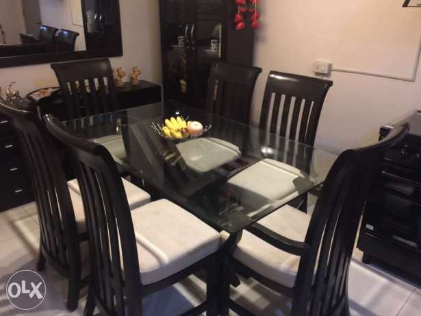 Dining table 6 seater