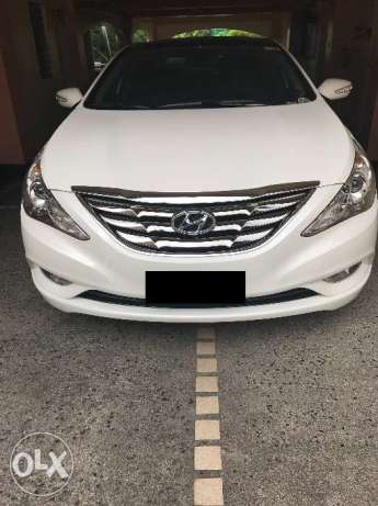 2011 Hyundai Sonata Theta 2 with sunroof and low mileage