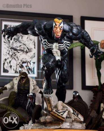 XM Studios Venom statue