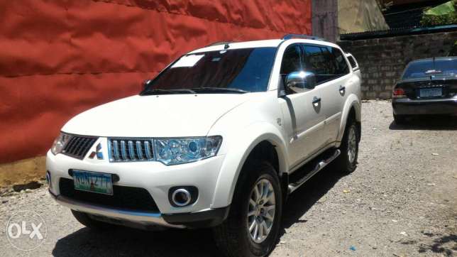 2010 Mitsubishi Montero GLS