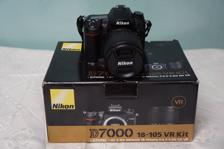 Nikon D7000 Kit with Nikkor 18-105mm lens and accessories