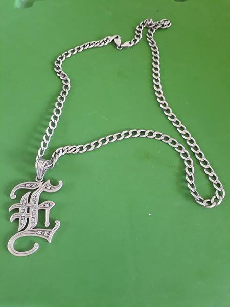 SILVER NECKLACE w/Pendant