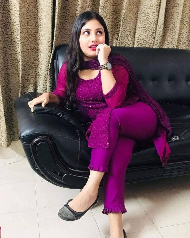 Jhandewalan Metro Call Girls Delhi ─ 8448803038 Call Girls Service